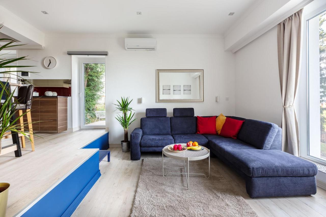 Panoramic Comfort In The Luxurious Green District! 부다페스트 외부 사진