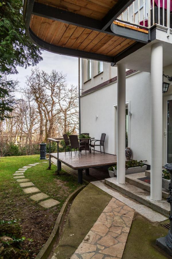 Panoramic Comfort In The Luxurious Green District! 부다페스트 외부 사진
